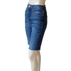 8132... Old Navy Jean Shorts Size W22" , 9" Inseam, 10" Rise